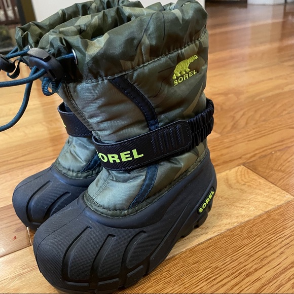 Sorel Toddler Boy Green Camo Snow boot Size 8 - Picture 3 of 5